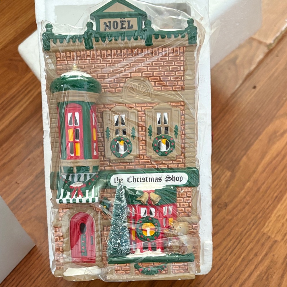 Department 56 Noel Christmas Shop Decor - Red and Green